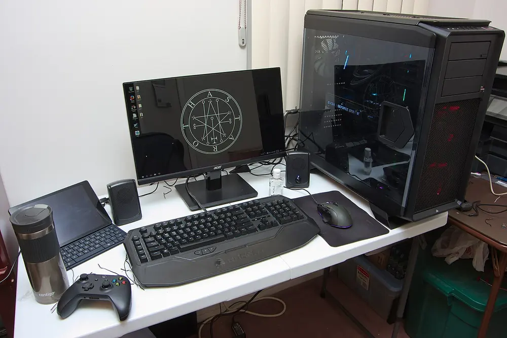 gaming PC setup