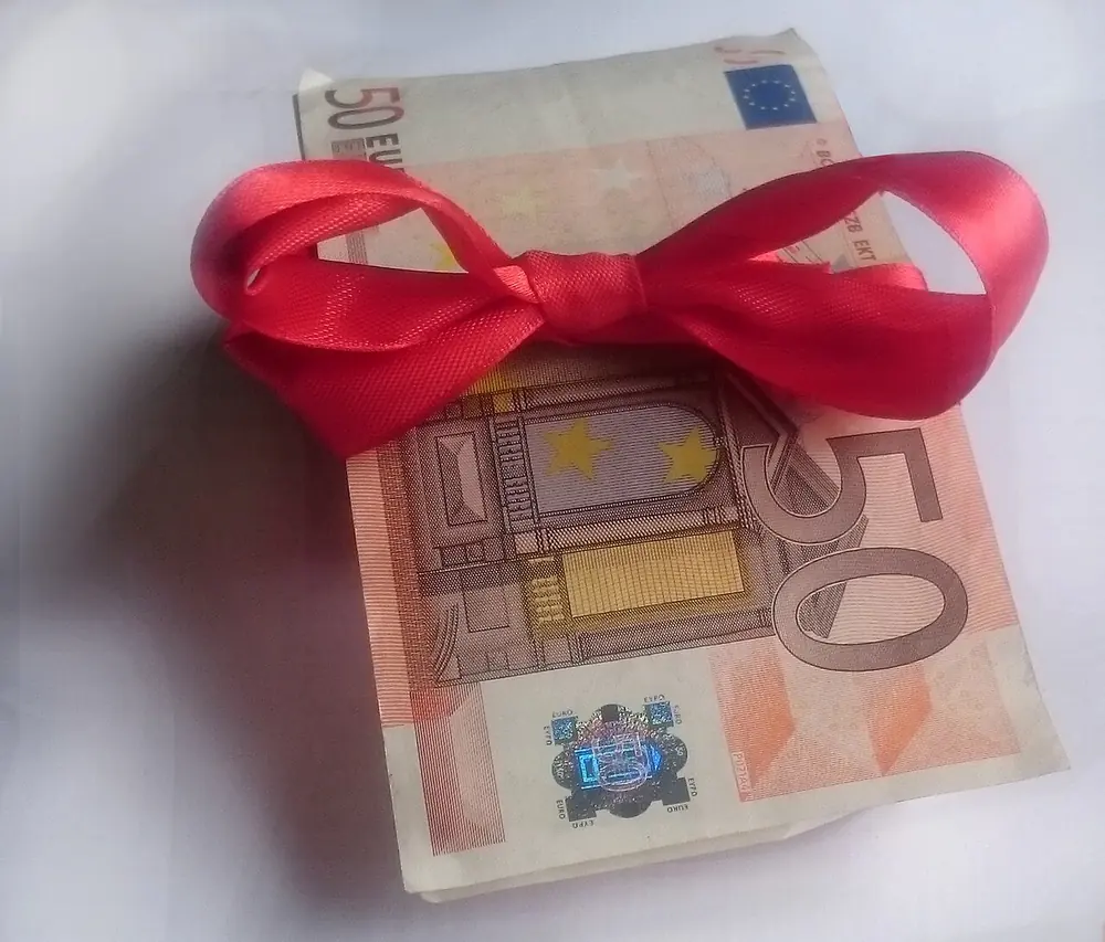 betting sites with lowest minimum deposit canada - 50 euro note