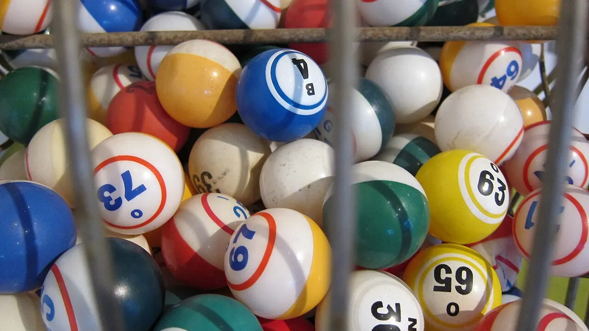 best odds for keno online canada - lottery balls and bingo cards
