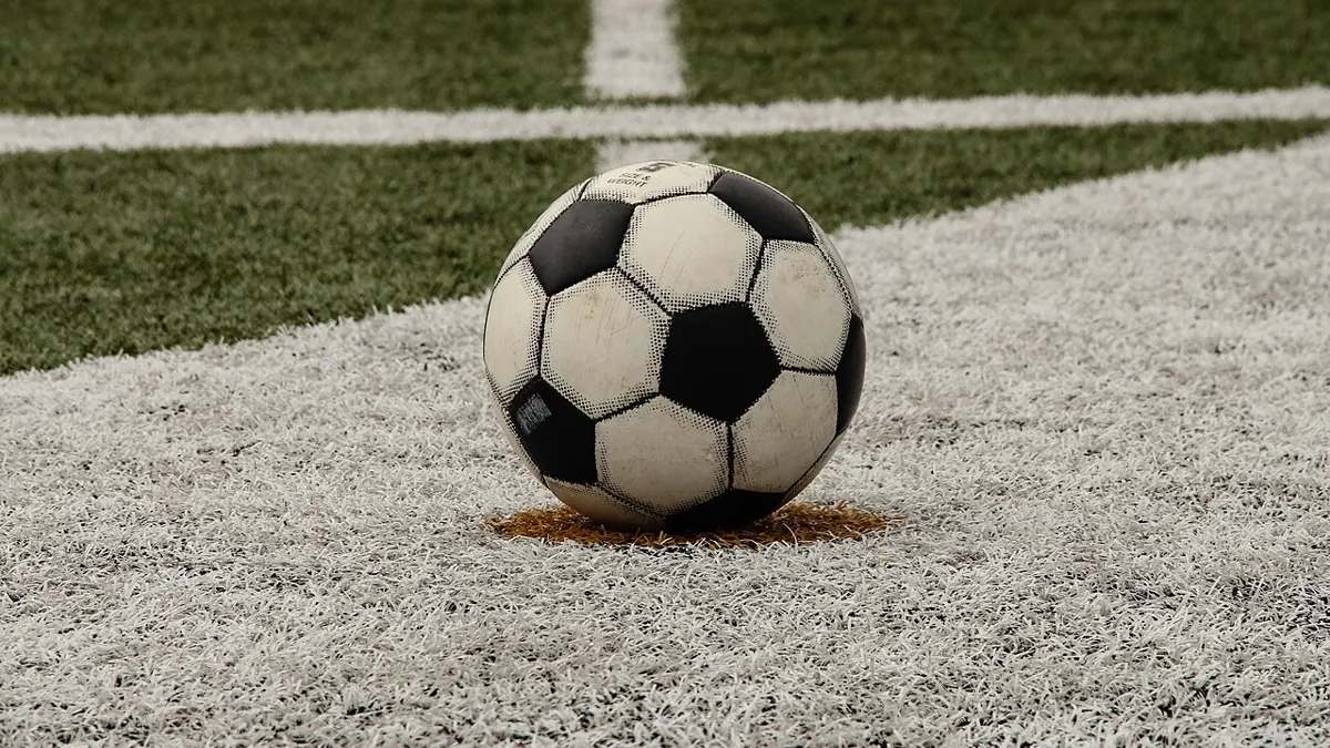 paris sur le soccer quebec - football on a pitch